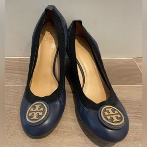 Tory Burch blue and black wedge pump blue logo